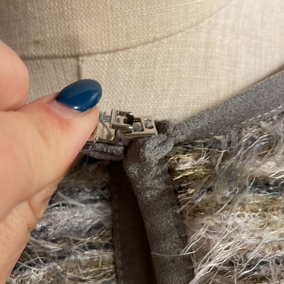 NWT Calvin Klein women’s cardigan knit sweater light 1 hook neck closure fuzzy L - Picture 3 of 10